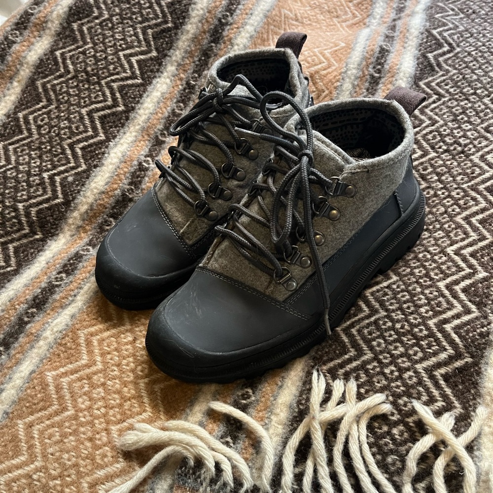 Tom’s hiking boots